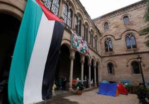 (فتح) ترحب بقرار بلدية برشلونة قطع علاقتها مع تل أبيب وتدعو للحذو حذوها